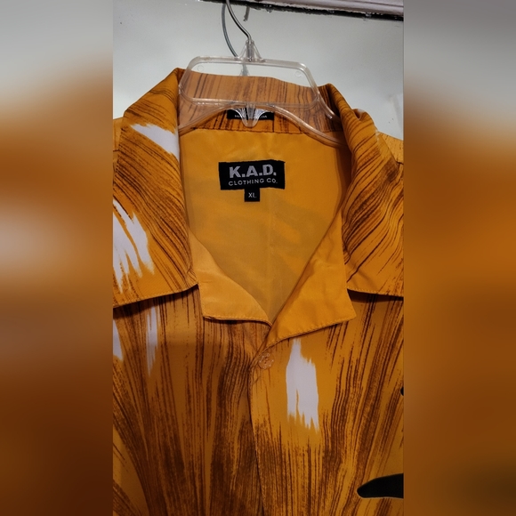 Mens XL Shirt With Samurai Figure - Picture 3 of 4